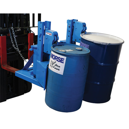 Manipulateur de barils MORSPEED 1500 pour chariot &eacute;l&eacute;vateur, Pour 55 gal. US (45 gal. imp.) PB Rental Co. Ltd.