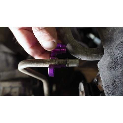 Ensemble de d&eacute;connexion du refroidisseur d'huile de transmission pour Ford PB Rental Co. Ltd.