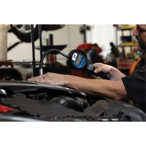 D&eacute;bitm&egrave;tre &eacute;lectronique de lubrifiant avec rallonge flexible &agrave; 90° PB Rental Co. Ltd.