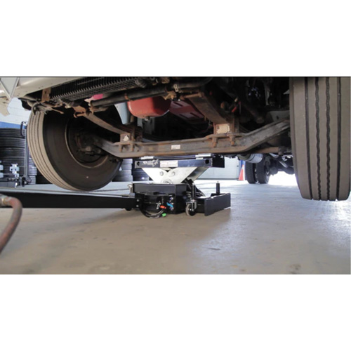 Cric de service de plancher, 12 tonne(s) Capacit&eacute;, 7-1/2" Abaiss&eacute;e, 15-3/4" &eacute;lev&eacute;e, Air comprim&eacute;/hydraulique PB Rental Co. Ltd.