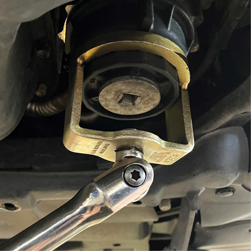 Cl&eacute; pour filtre &agrave; huile Toyota – 4, 6 et 8 cylindres PB Rental Co. Ltd.