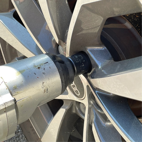 Emergency Lug Nut Remover PB Rental Co. Ltd.