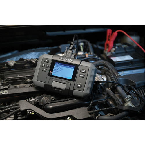 Testeur de batterie 12?V et de syst&egrave;mes 12?V/24?V BT600 avec imprimante int&eacute;gr&eacute;e PB Rental Co. Ltd.