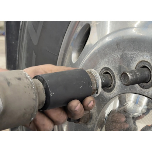 Jeu de douilles hexagonales et h&eacute;licoidales pour &eacute;crous de roue de camion PB Rental Co. Ltd.