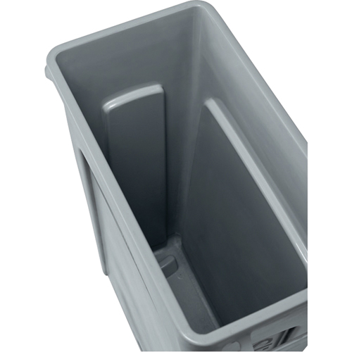 Contenants Slim Jim a/canaux de ventilation, Plastique, 23 gal. US PB Rental Co. Ltd.