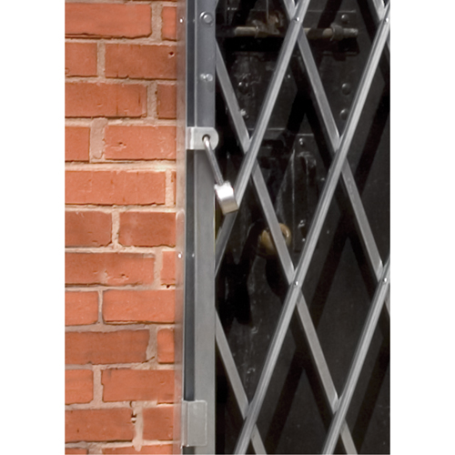 Barri&egrave;res de porte robustes, Simple, 4' lo x 5' 9" h d&eacute;ploy&eacute; PB Rental Co. Ltd.