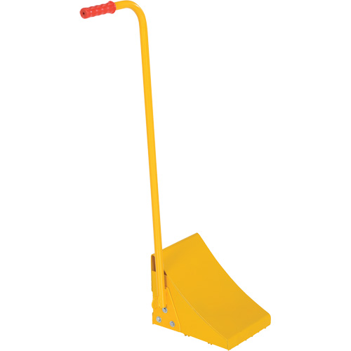 Cale de roue avec poign&eacute;e ergonomique, Acier, Jaune, 8" la x 10-3/4" p x 9-1/8" h PB Rental Co. Ltd.
