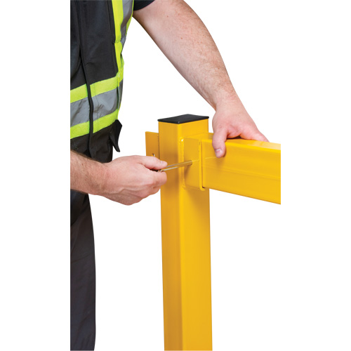Poteau en ligne pour garde-corps l&eacute;gers, Acier, 42" h, Jaune s&eacute;curit&eacute; OSHA PB Rental Co. Ltd.