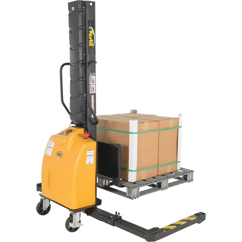 Gerbeur motoris&eacute; avec m&acirc;t &eacute;troit, Fonctionnement &eacute;lectrique, Capacit&eacute; 1000 lb, Lev&eacute;e max 63" PB Rental Co. Ltd.