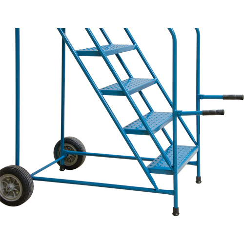 Escabeau roulant avec rails pour acc&egrave;s &agrave; une remorque, 4 marches, Largeur de la marche 22", Hauteur de la plateforme 37", Acier PB Rental Co. Ltd.