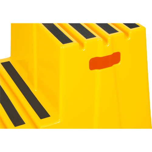 Escabeau industriel, 2 marches, 26" x 22-7/16" x Hauteur 19-11/16" PB Rental Co. Ltd.