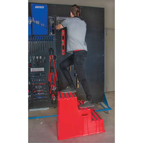 Escabeau industriel, 3 marches, 34-13/16" x 22-7/16" x Hauteur 28-1/2" PB Rental Co. Ltd.