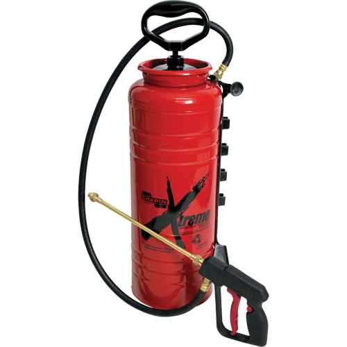 Vaporisateur de b&eacute;ton industriel Xtreme avec perche antigoutte, 3,5 gal. (13,25 L), Acier, Lance de 24" PB Rental Co. Ltd.