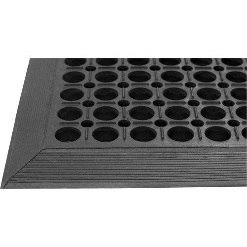 Tapis de s&eacute;rie Competitor, &agrave; fentes, 3' x 5' x 7/8", Noir, Caoutchouc naturel PB Rental Co. Ltd.
