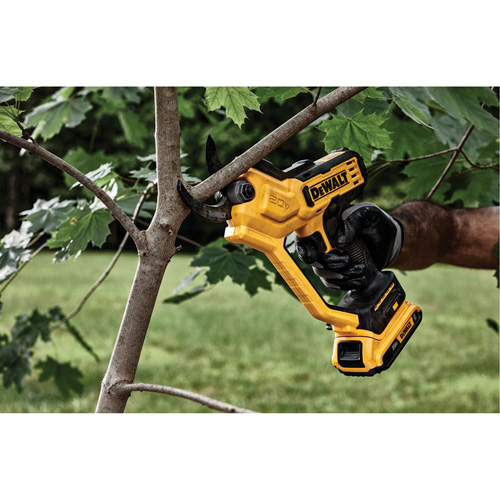 20V MAX* 1-1/2" Cordless Pruner (Tool Only) PB Rental Co. Ltd.