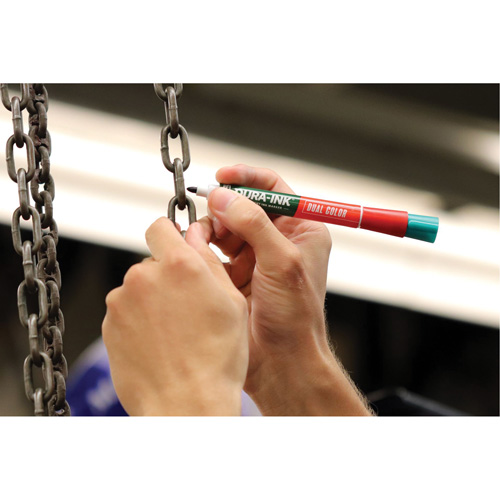 Marqueur &agrave; encre permanente et double couleur Markal Dura-Ink, Vert/Rouge, Pointe Ronde PB Rental Co. Ltd.