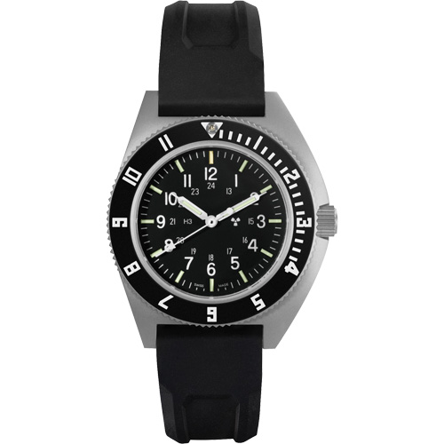 Montre Steel Navigator sur ensemble bracelet en caoutchouc noir de trois morceaux, Num&eacute;rique, &agrave; piles, 41 mm, Noir PB Rental Co. Ltd.