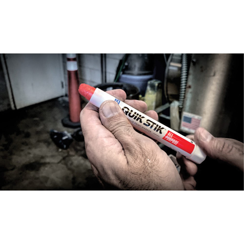 B&acirc;tons de peinture Quik Stik, Liquide, Rouge PB Rental Co. Ltd.