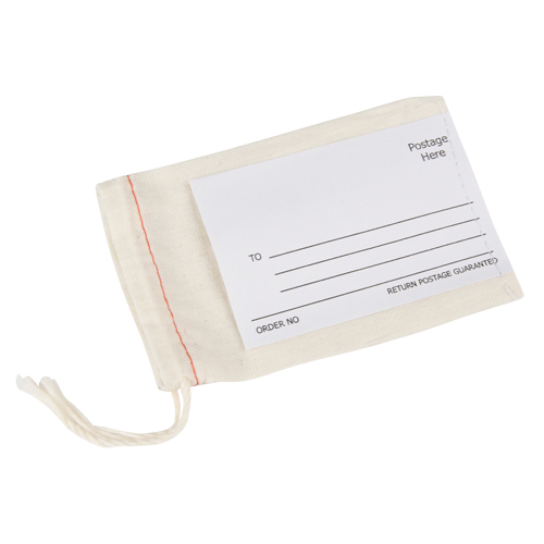 Sacs postaux en tissu avec &eacute;tiquette PB Rental Co. Ltd.