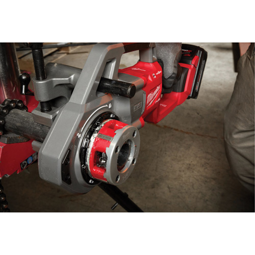 Fili&egrave;re &agrave; tuyau compacte M18 Fuel, Filetage de la tige 1-1/4" PB Rental Co. Ltd.
