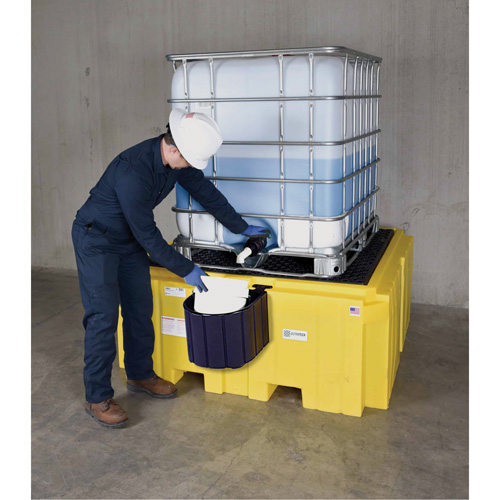 GRV Spill Pallet Plus avec drain, Capacit&eacute; de d&eacute;versement 365 gal. US, 62" x 62" x 28" PB Rental Co. Ltd.