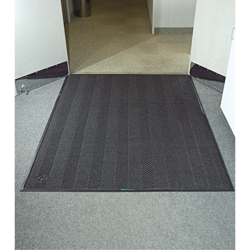 Tapis WaterHog Max Classic &agrave; motif chevrons, Essuie-pieds/grattoir, 3' x 20' x 3/8", Cendre grise PB Rental Co. Ltd.