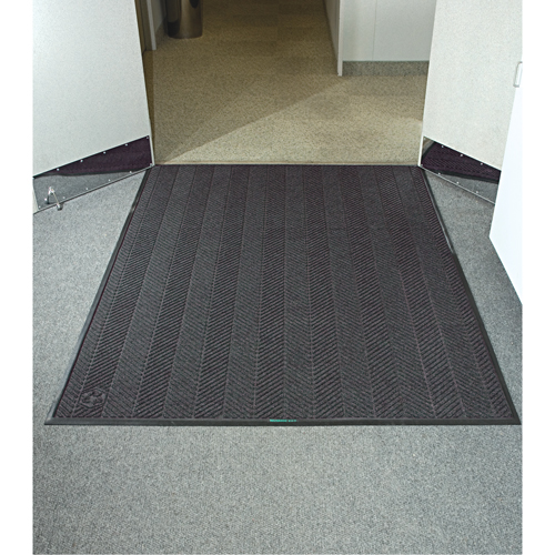 Tapis Waterhog Eco Elite, Essuie-pieds/grattoir, 6' x 8' x 3/8", Cendre grise PB Rental Co. Ltd.