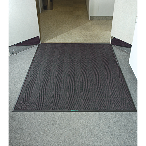 Tapis WaterHog Max Classic &agrave; motif chevrons, Essuie-pieds/grattoir, 6' x 20' x 3/8", Cendre grise PB Rental Co. Ltd.
