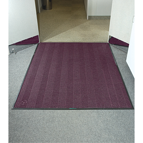 WaterHog&reg; Max Herringbone Classic Mat, Wiper/Scraper, 3' x 3' x 3/8", Maroon PB Rental Co. Ltd.