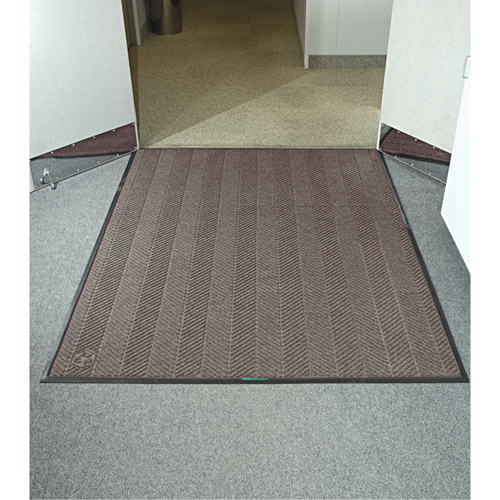 WaterHog&reg; Max Herringbone Classic Mat, Wiper/Scraper, 4' x 8' x 3/8", Chestnut Brown PB Rental Co. Ltd.