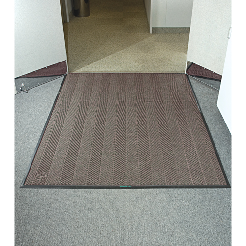 Tapis WaterHog Max Classic &agrave; motif chevrons, Essuie-pieds/grattoir, 4' x 20' x 3/8", Brun ch&acirc;taignier PB Rental Co. Ltd.