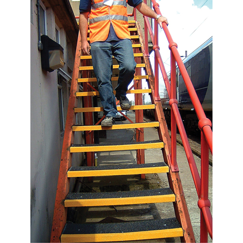 Safestep&reg; Anti-Slip Step Cover, 13.5" W x 32" L, Black & Yellow PB Rental Co. Ltd.