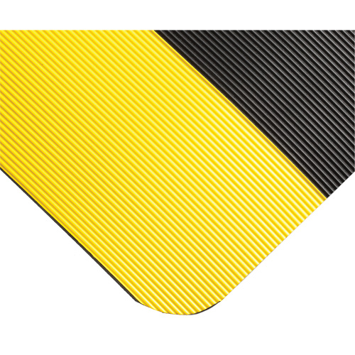 Tapis ondul&eacute; pour tableau de contr&ocirc;le no 702, 3' la x 20' lo, 1/4" &eacute;paisseur, Noir/Jaune, PVC PB Rental Co. Ltd.