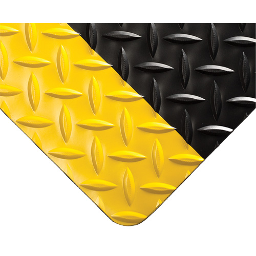 Tapis Diamond-Plate pour tableau de contr&ocirc;le no 701, 3' la x 75' lo, 1/4" &eacute;paisseur, Noir/Jaune, PVC PB Rental Co. Ltd.