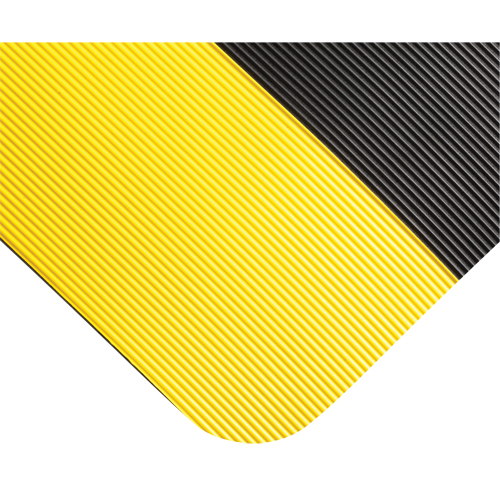 Tapis tr&egrave;s robuste pour panneau de contr&ocirc;le No 720, Ondul&eacute;, 3' x 10' x 5/8", Noir/Jaune, PVC PB Rental Co. Ltd.