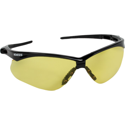 Lunettes de s&eacute;curit&eacute; Nemesis de Kleenguard, Lentille Ambr&eacute;e, ANSI Z87+/R&eacute;pond ou surpasse la norme CSA Z94.3 PB Rental Co. Ltd.
