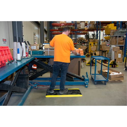 Anti-Fatigue Matting, Diamond, 1-2/3' x 3-1/4' x 3/4", Black/Yellow, Polyurethane PB Rental Co. Ltd.