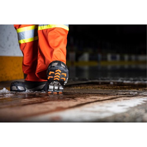 Aide &agrave; la traction sans crampons GripPro, Caoutchouc, Traction Rainur&eacute;, Moyen/Petit PB Rental Co. Ltd.