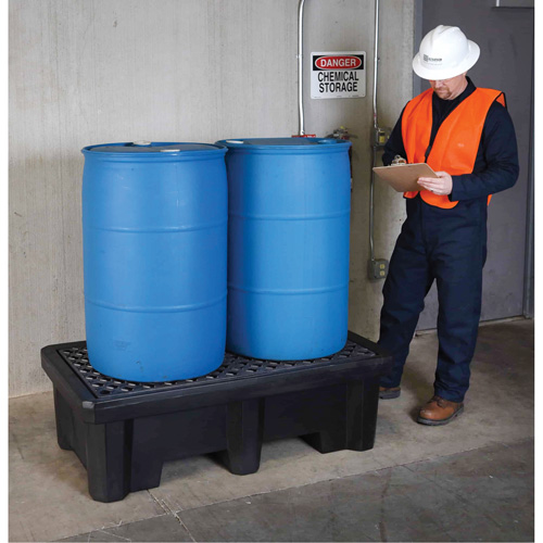 Ultra-Spill Pallet mod&egrave;le &eacute;conomique, 2 barils, Capacit&eacute; de d&eacute;versement 66 gal. US, 53" x 29" x 16,5" PB Rental Co. Ltd.