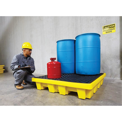 Ultra-Spill Pallet emboitable, 4 barils, Capacit&eacute; de d&eacute;versement 66 gal. US, 51" x 51" x 10" PB Rental Co. Ltd.