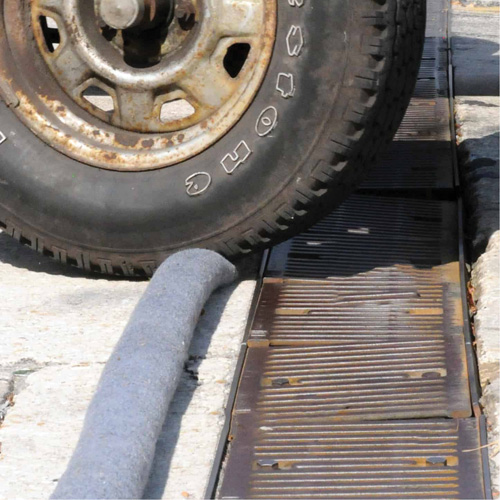 Ultra-Trench Filter Boom&reg; PB Rental Co. Ltd.