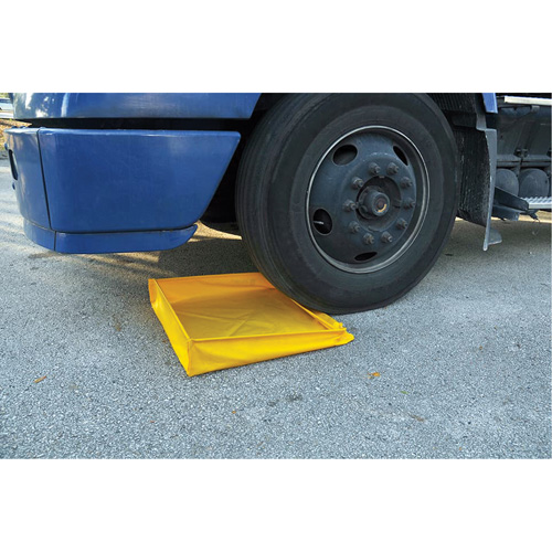 Flexible Ultra-Utility Tray&reg;, 30" L x 30" W x 4.8" H, 9.5 US gal. Spill Capacity PB Rental Co. Ltd.