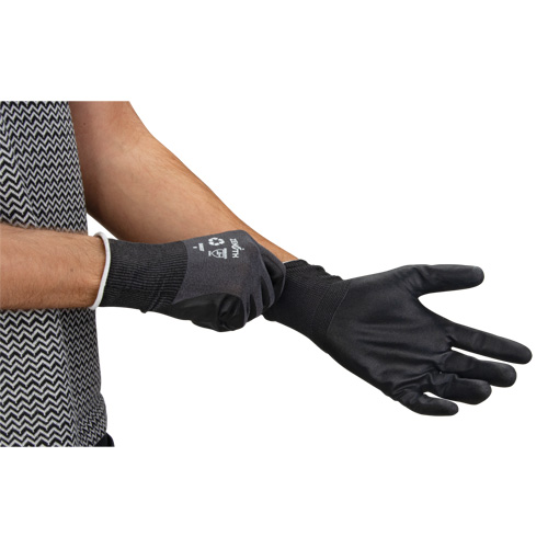 Gants &eacute;cologiques enduits et perm&eacute;ables &agrave; l'air, 7, R&ecirc;vetement Mousse de nitrile, Calibre 21, Enveloppe en Nylon/rPET PB Rental Co. Ltd.