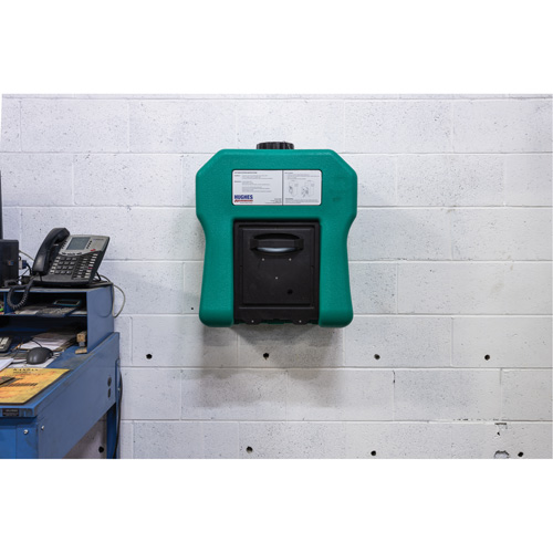 Poste de douche oculaire portable autonome, Aliment&eacute; par gravit&eacute;, Capacit&eacute; 16 gal., Conformit&eacute; ANSI Z358.1 PB Rental Co. Ltd.