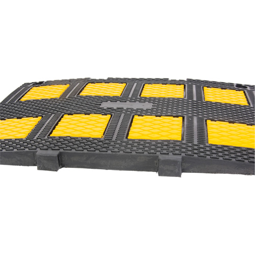 Middle Speed Hump, Rubber, 3' L x 20" W x 2" H PB Rental Co. Ltd.