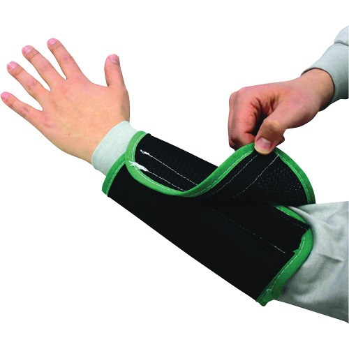 Manchette en maille de canne &agrave; double &eacute;paisseur Kut Gard, Nylon, 9", ASTM ANSI niveau A4, Noir PB Rental Co. Ltd.