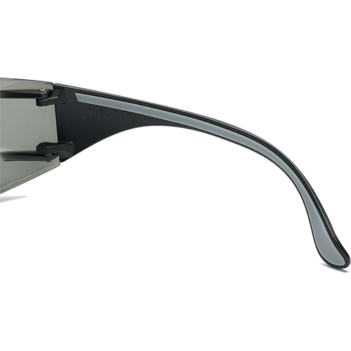 Lunettes de s&eacute;curit&eacute; Adapt Lite, Lentille Fum&eacute;e, Antibu&eacute;e/Anti-&eacute;gratignures, ANSI Z87+/R&eacute;pond ou surpasse la norme CSA Z94.3 PB Rental Co. Ltd.