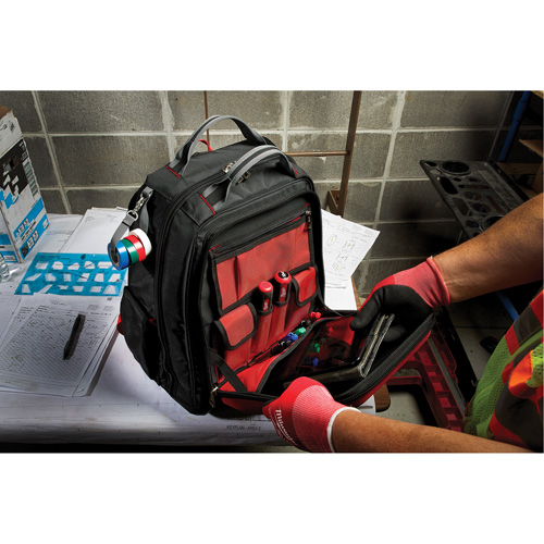 Sac &agrave; dos Packout, 15-3/4" lo x 11-4/5" la, Noir/Rouge, Balistique PB Rental Co. Ltd.