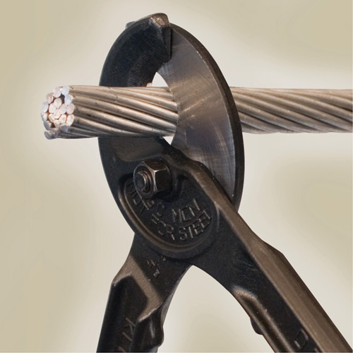 Coupe-c&acirc;ble avec manchon de protection, 25-1/2" PB Rental Co. Ltd.
