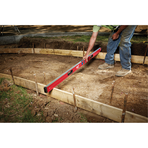 Niveau num&eacute;rique Redstick avec technologie de mesure Pin-Point PB Rental Co. Ltd.